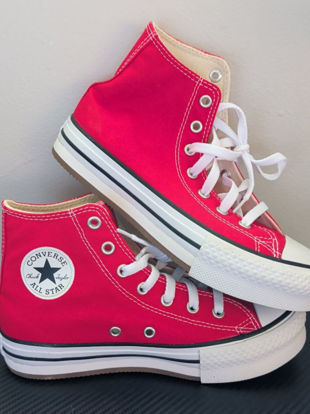 Converse All Star Chuck Taylor Youth Size 3 Red/White High Top Canvas Shoes